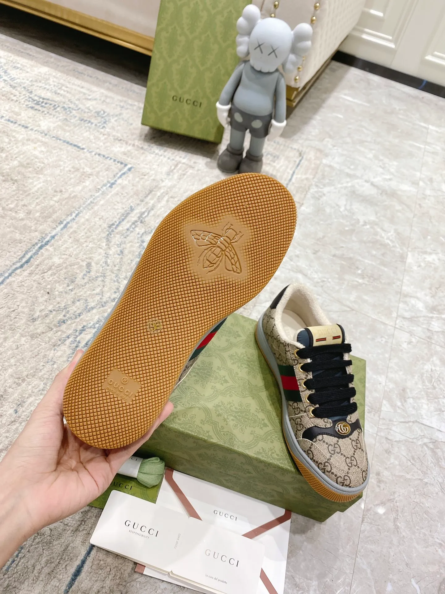 Gucci - Newly upgraded Gucci dirty shoes for couples 👫 2022 early spring new style... GG series distressed casual dirty shoes for the catwalk ⚠️⚠️ Original development and purchase level version... Metal double G crystal cylindrical logo... Gucci original pattern webbing... Exclusive color rubbed cowhide fabric, original terry cloth is delicate, soft and more comfortable and breathable, privately stamped two-color original TPU outsole (lower layer is wider, upper layer is narrower) Ready stock, matching packaging... 35-40/39-44 regular size 💰Female style 290 💰Male style 290